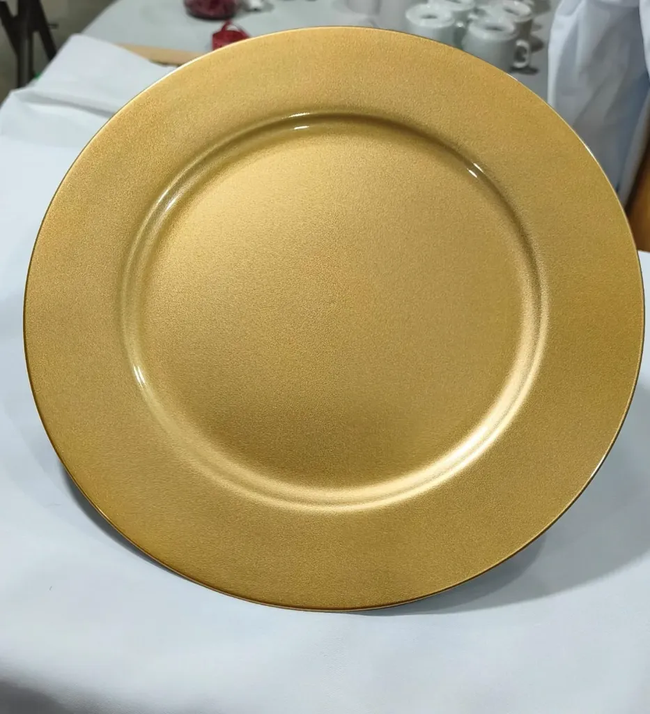 PLATO BASE PLASTICO DORADO 30 CM